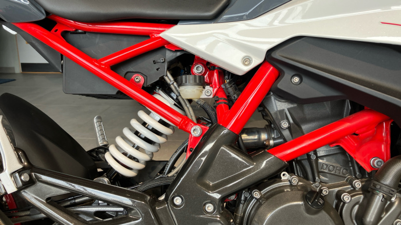 BMW G310 R 